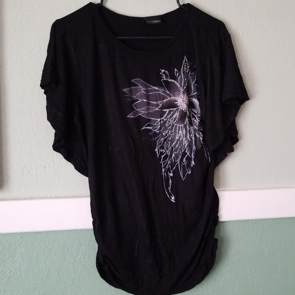 LIKE NEW Buckle Daytrip Top with Flowy Sleeves